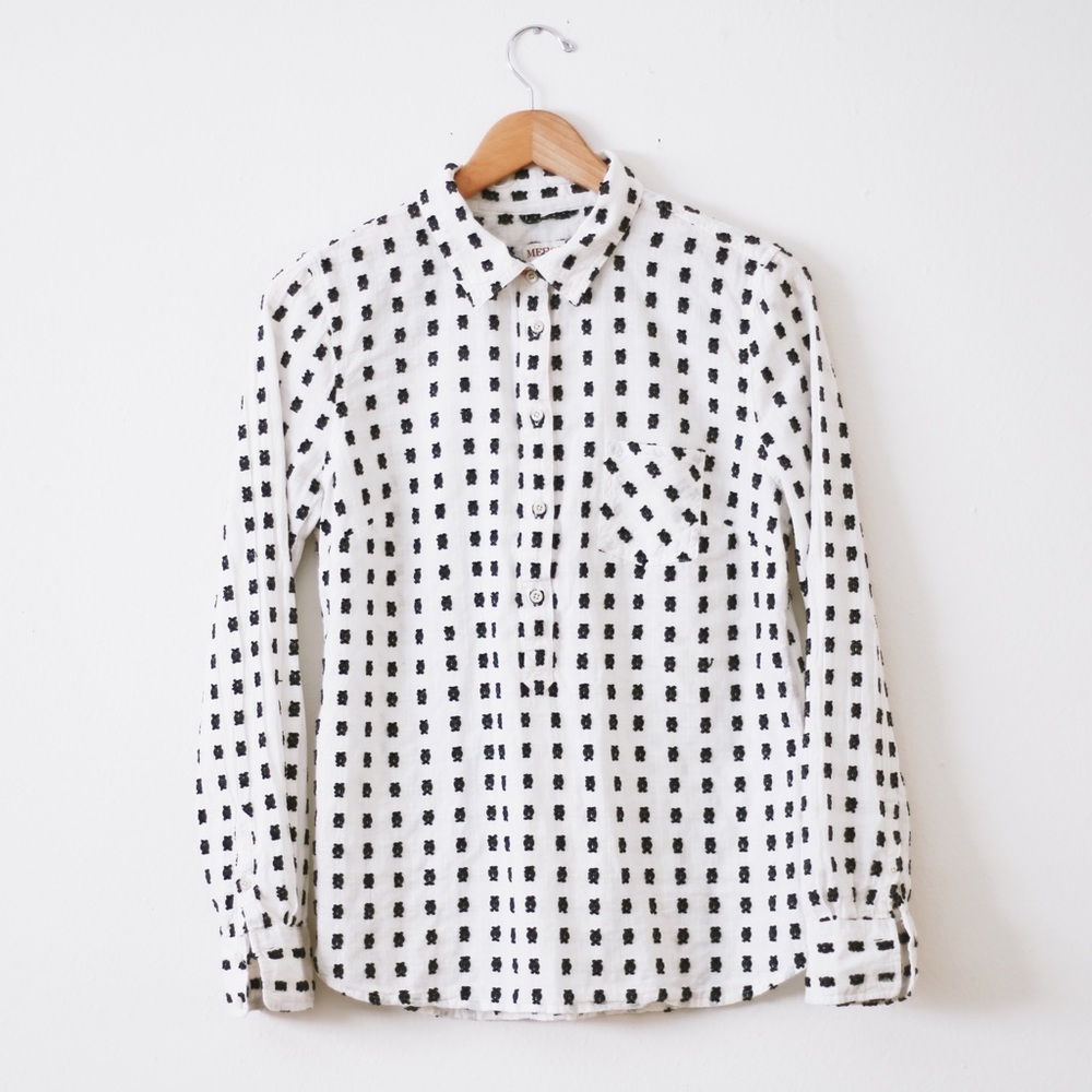 CROSS STITCH WHITE / NAVY BUTTON UP